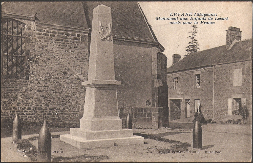 LEVARÉ-53-Monument-aux-Enfants-de-Levaré